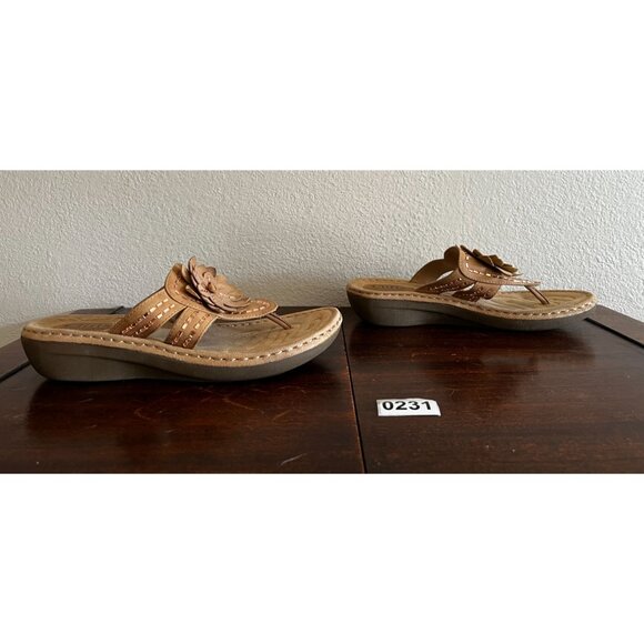 Cliffs By White Mountain Wedge Sandals Womens 9M Tan Floral Embellished Flip Flo - Picture 2 of 15